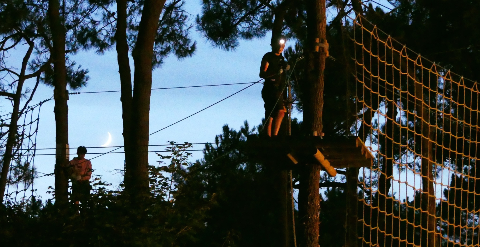 Accrobranche en nocturne chez Explora Parc à Saint-Jean-de-Monts