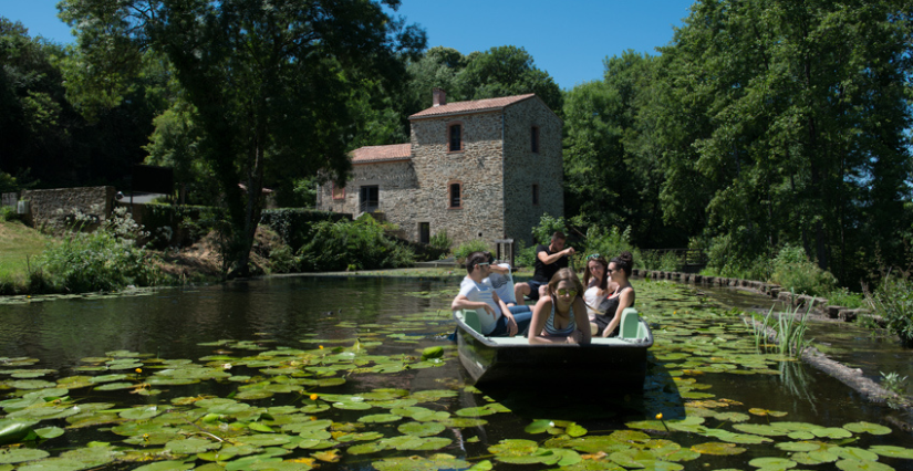 Balade en barque en famille en autonomie à Montaigu