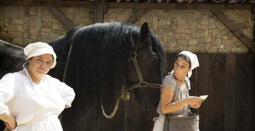 "Potins et popote", spectacle au Château des Essarts